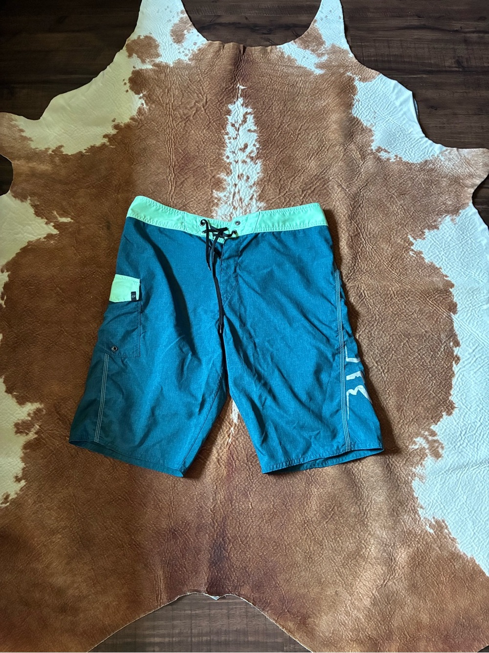 Mens Fox swim trunks size large no liner